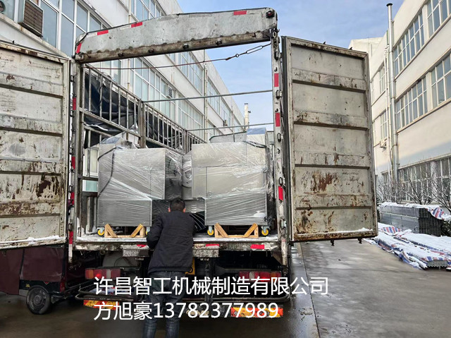 8月28日炒貨機發貨現場